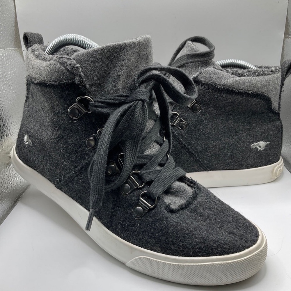 Women’s Rocket Dog Lace-Up Grey Hightops Size 7